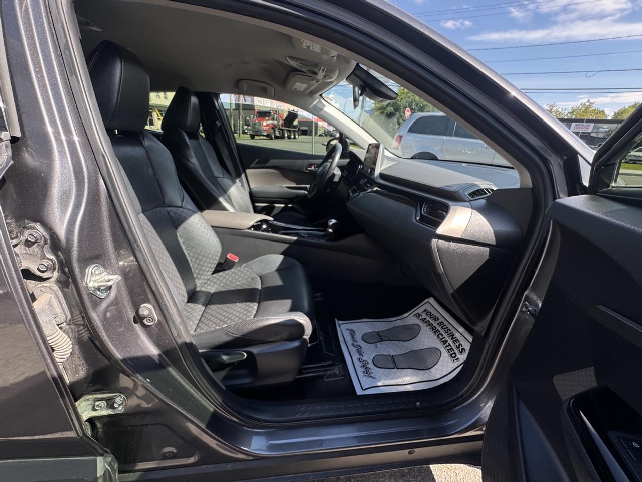 2021 Toyota C-HR Limited Photo