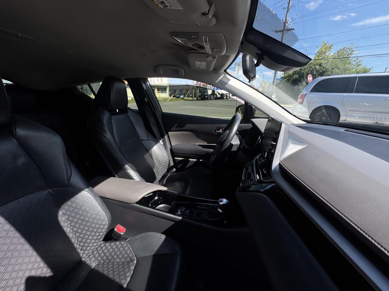 2021 Toyota C-HR Limited Photo