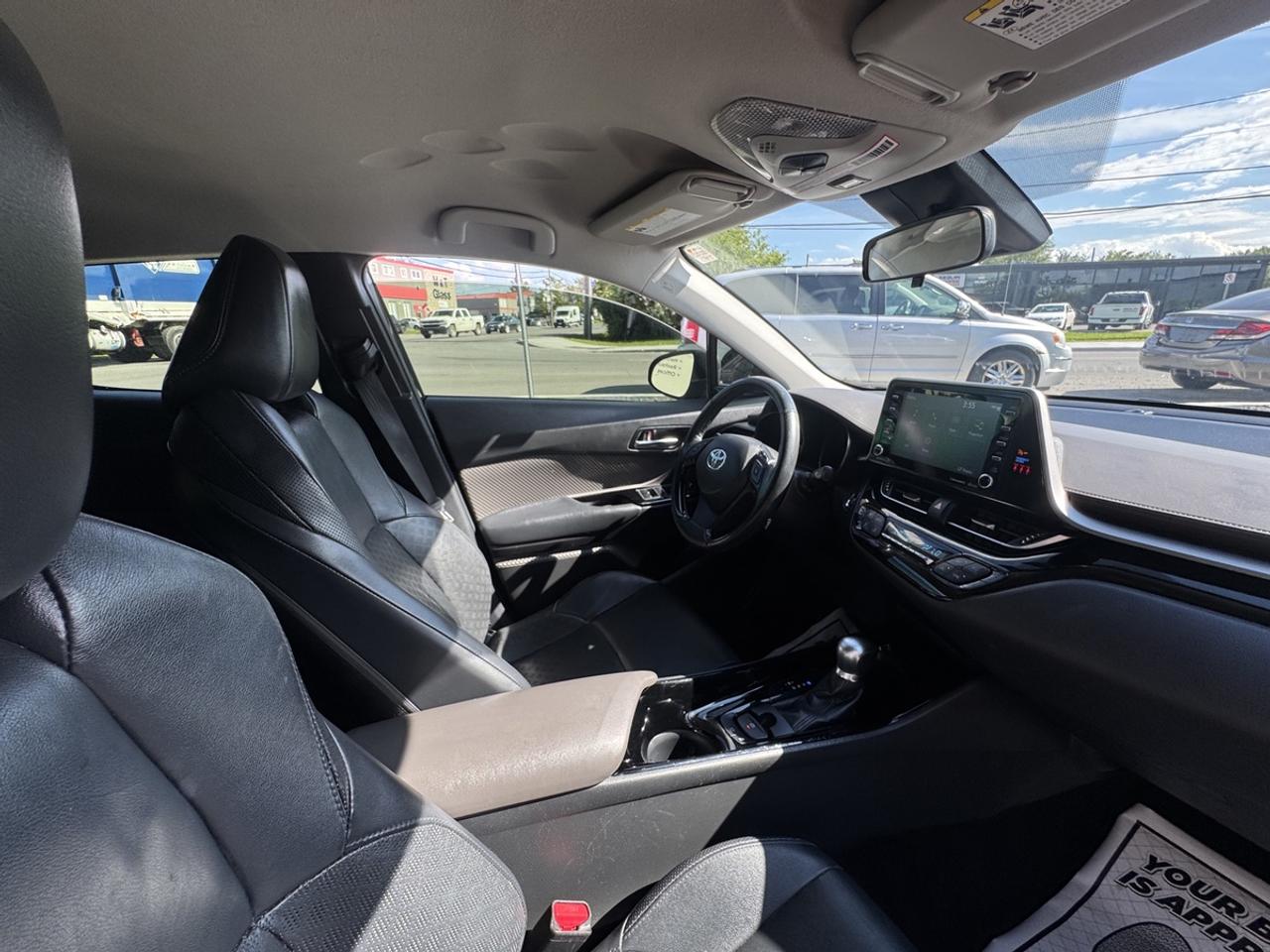 2021 Toyota C-HR Limited Photo