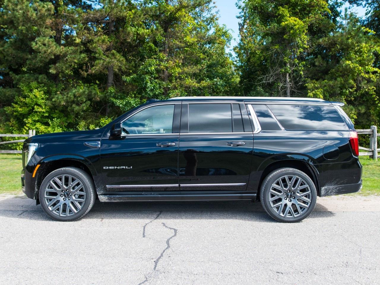 2026 GMC Yukon XL 4WD 4DR DENALI ULTIMATE Photo1