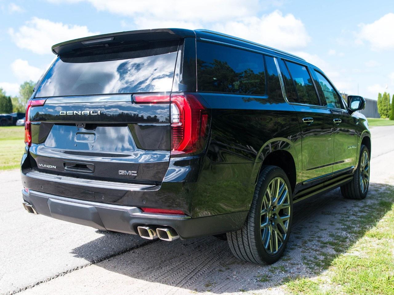 2026 GMC Yukon XL 4WD 4DR DENALI ULTIMATE Photo