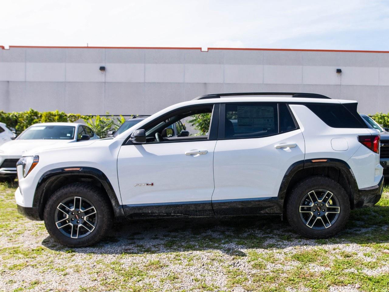 2027 GMC Terrain AWD AT4 Photo5