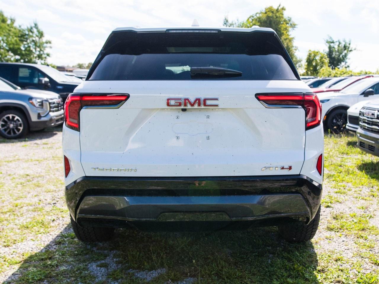 2027 GMC Terrain AWD AT4 Photo