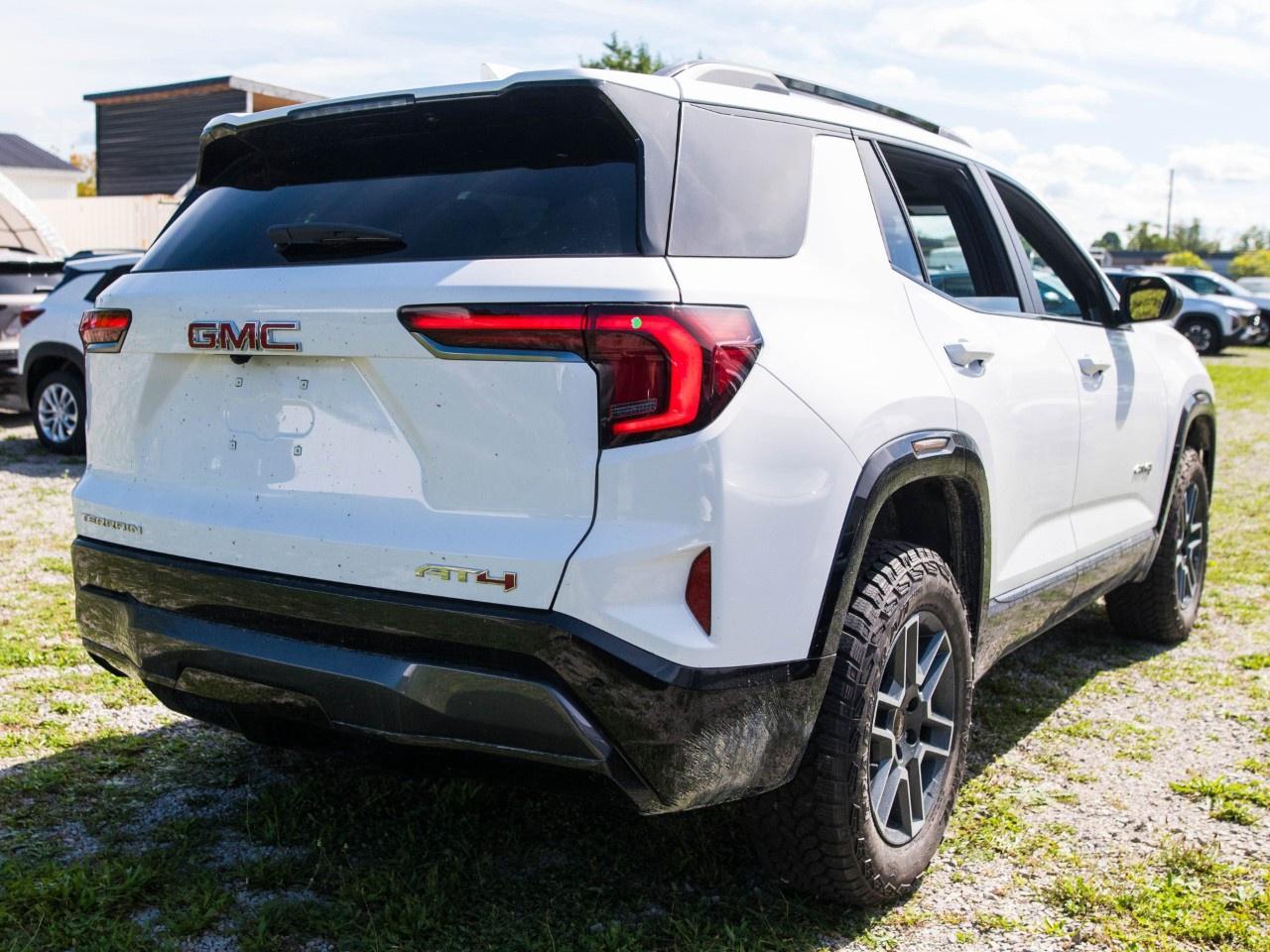 2027 GMC Terrain AWD AT4 Photo