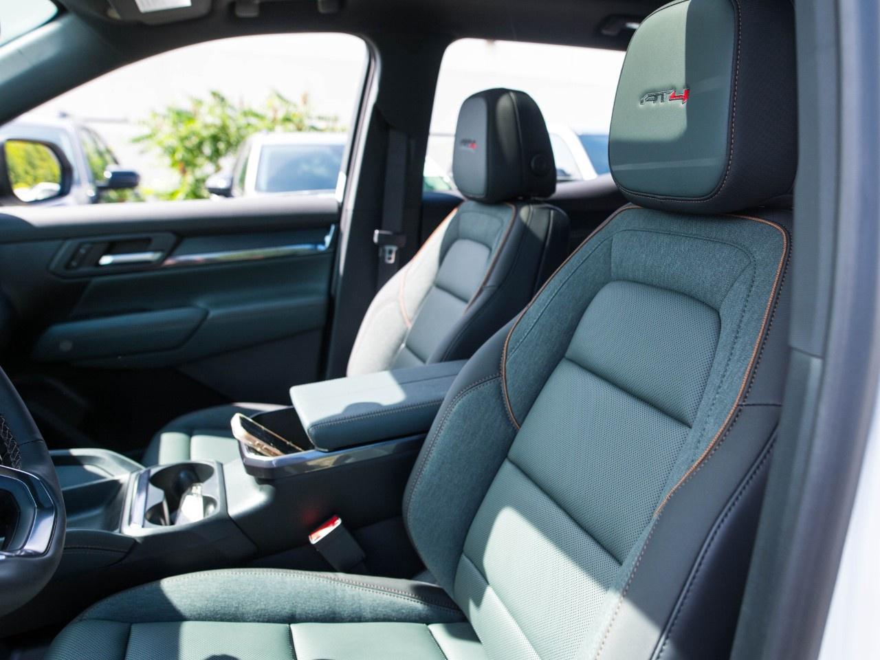 2027 GMC Terrain AWD AT4 Photo