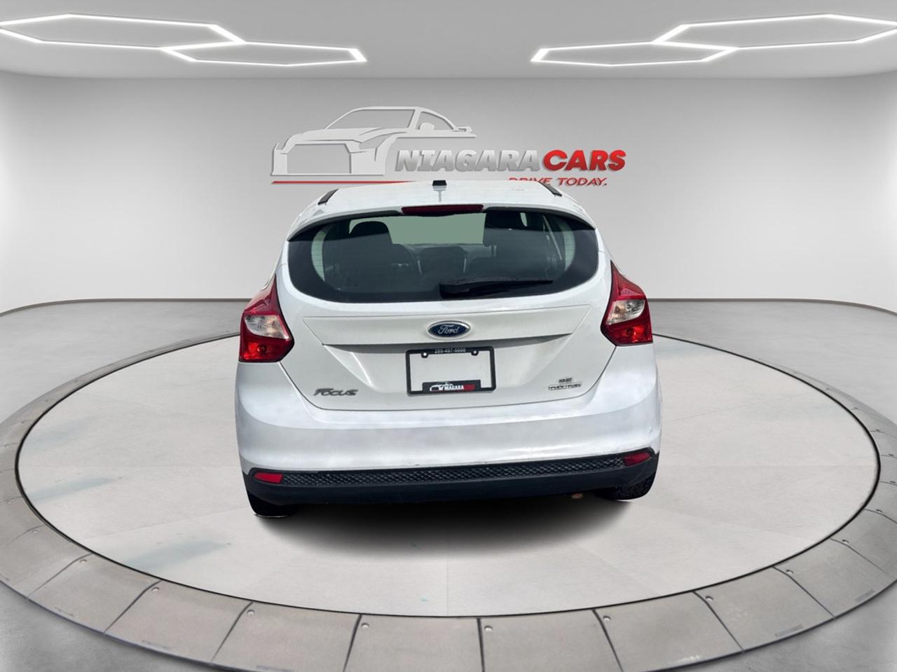 2012 Ford Focus SE Photo3