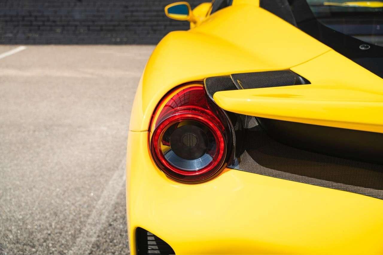2019 Ferrari 488 Coupe Photo