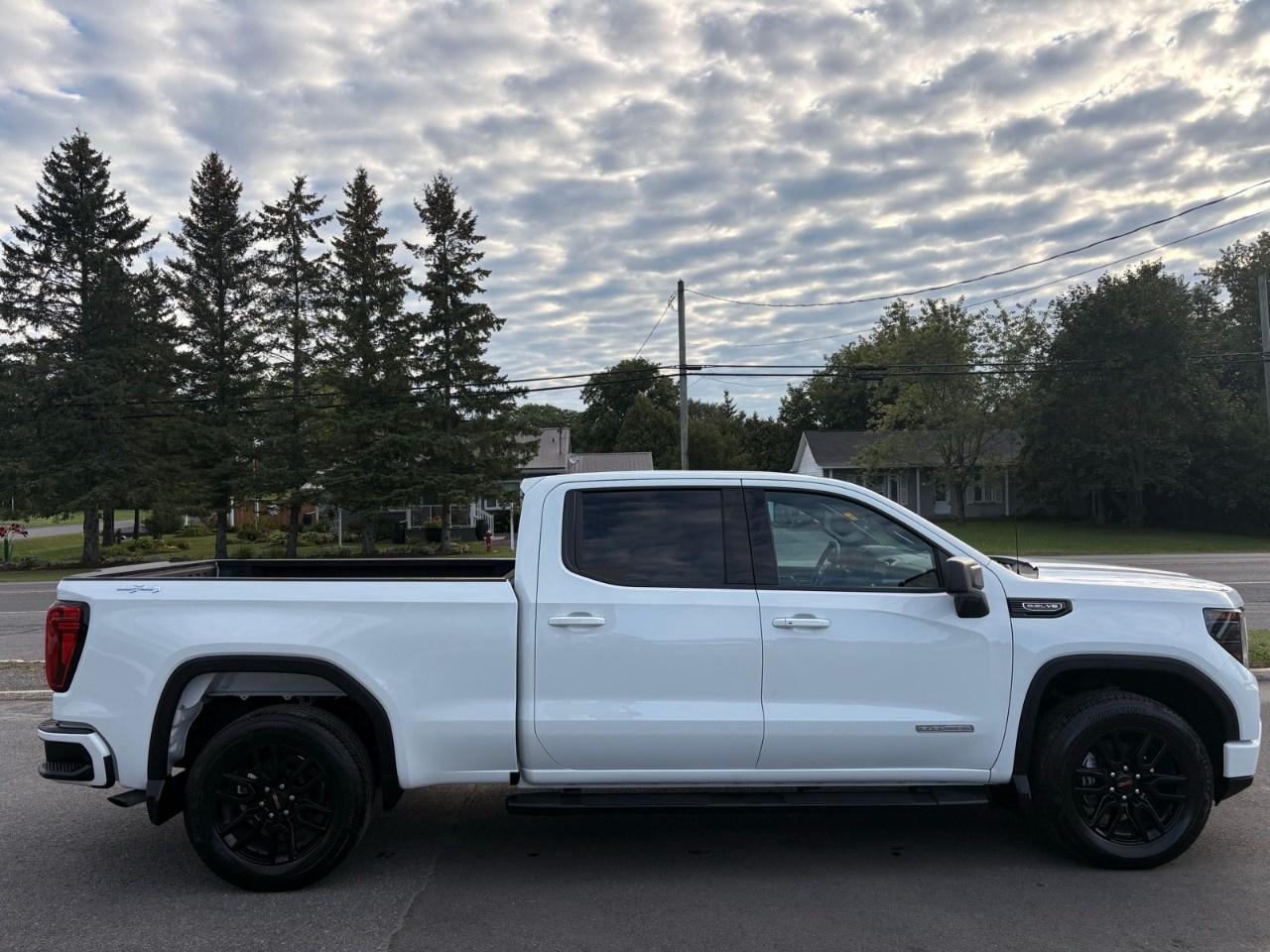 2026 GMC Sierra 1500 Crew Cab Standard Box 4-Wheel Drive Elevation Photo