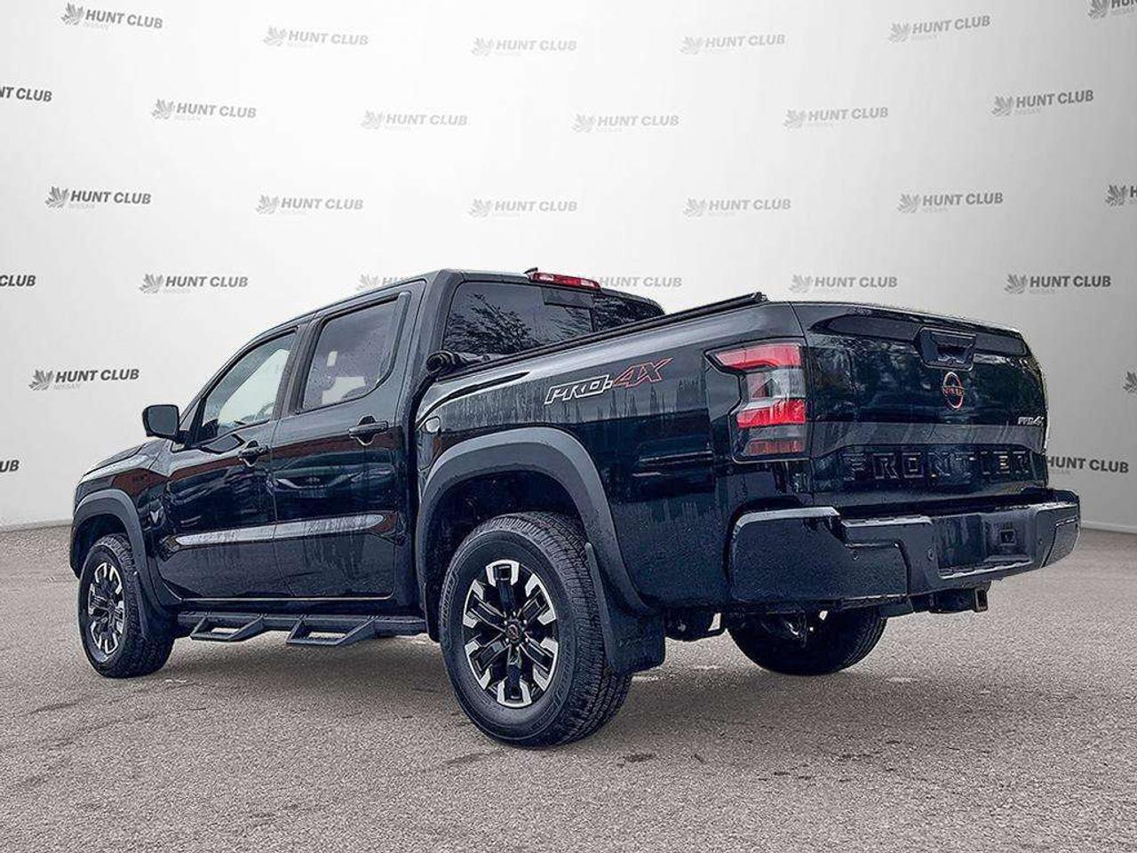2023 Nissan Frontier Pro-4X Photo3
