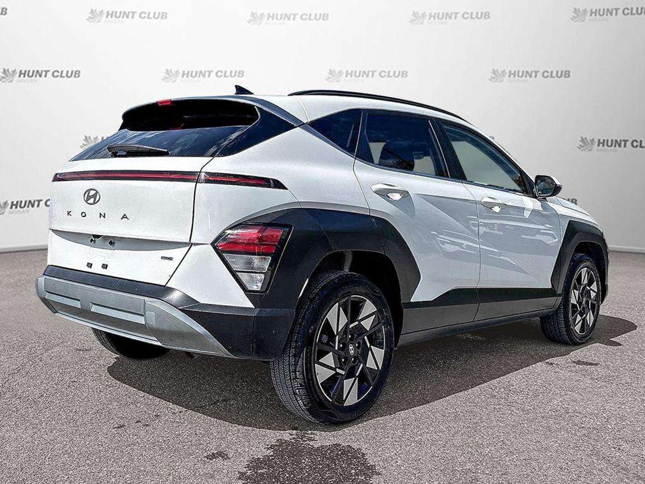 2025 Hyundai KONA Preferred Trend Package   Sunroof   Apple Car Play   Android Auto Photo