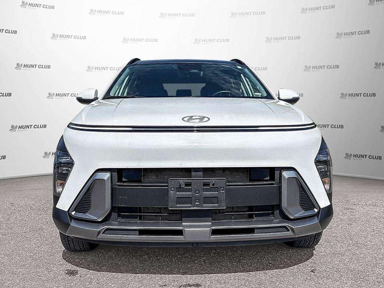 2025 Hyundai KONA Preferred Trend Package   Sunroof   Apple Car Play   Android Auto Photo