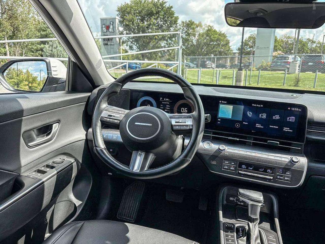 2025 Hyundai KONA Preferred Trend Package   Sunroof   Apple Car Play   Android Auto Photo