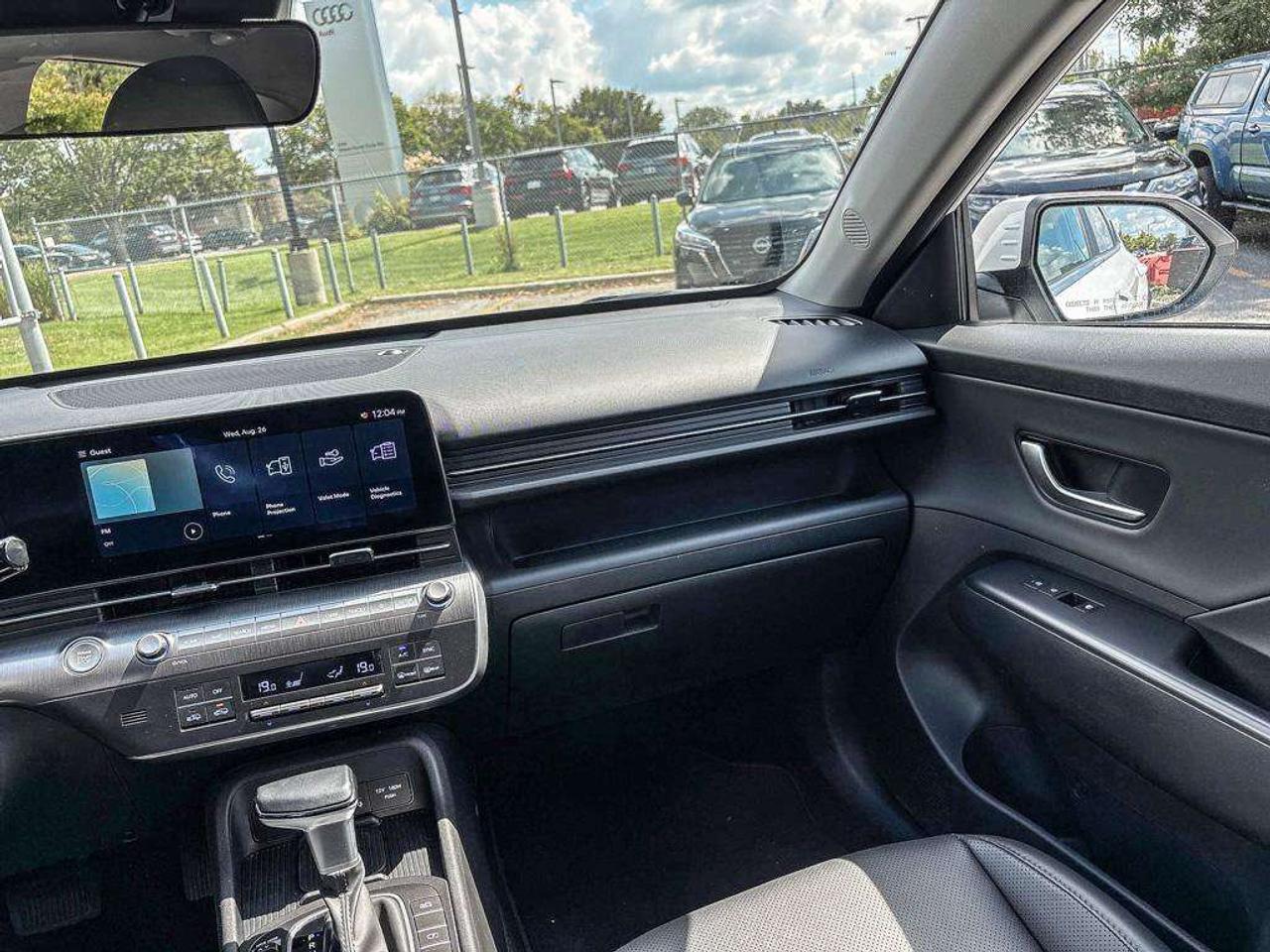 2025 Hyundai KONA Preferred Trend Package   Sunroof   Apple Car Play   Android Auto Photo