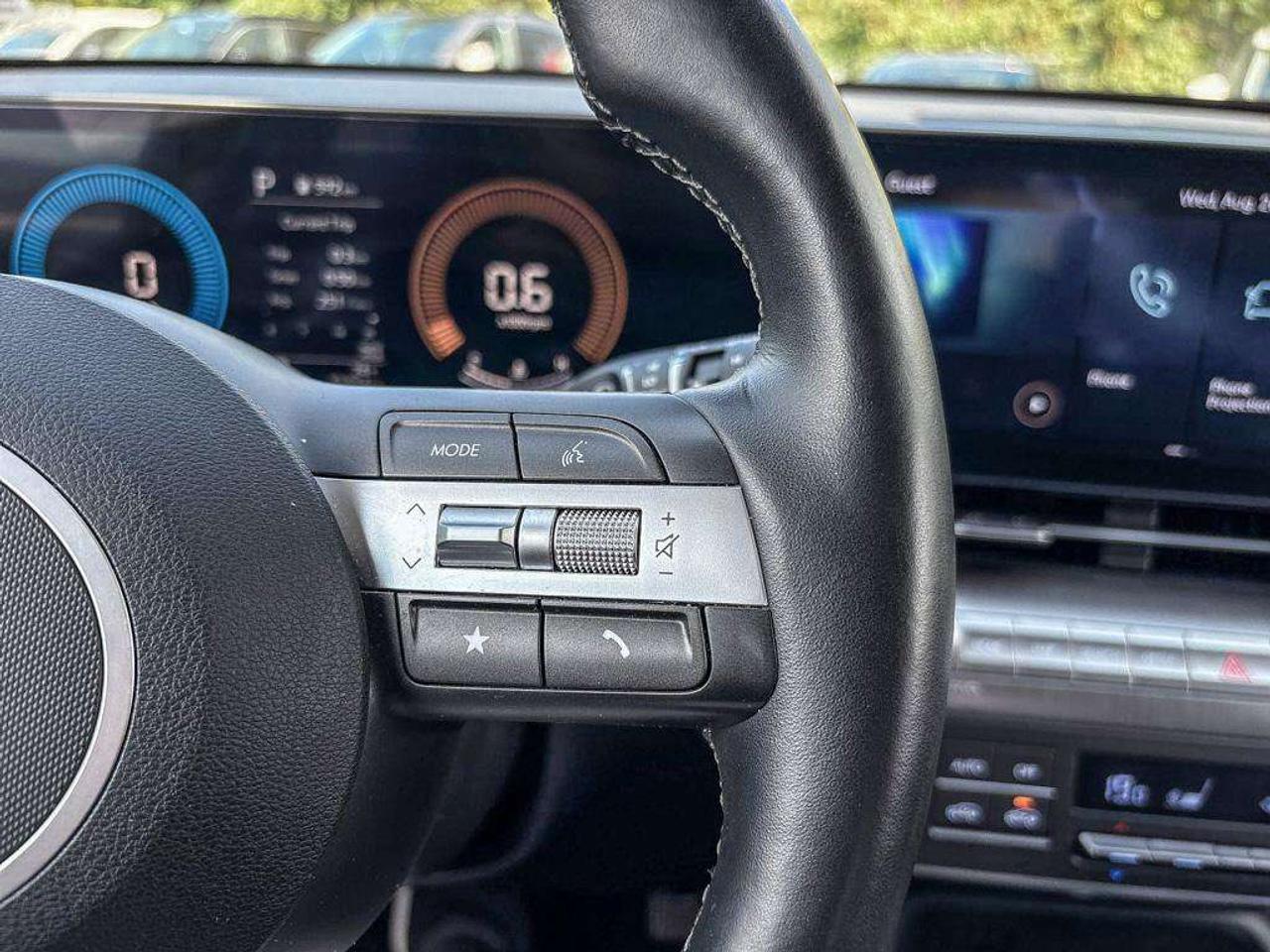 2025 Hyundai KONA Preferred Trend Package   Sunroof   Apple Car Play   Android Auto Photo