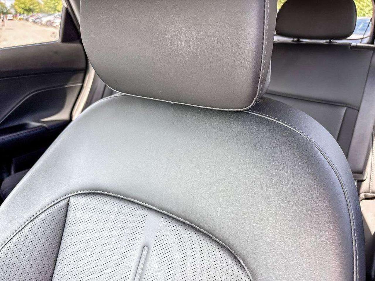 2025 Hyundai KONA Preferred Trend Package   Sunroof   Apple Car Play   Android Auto Photo