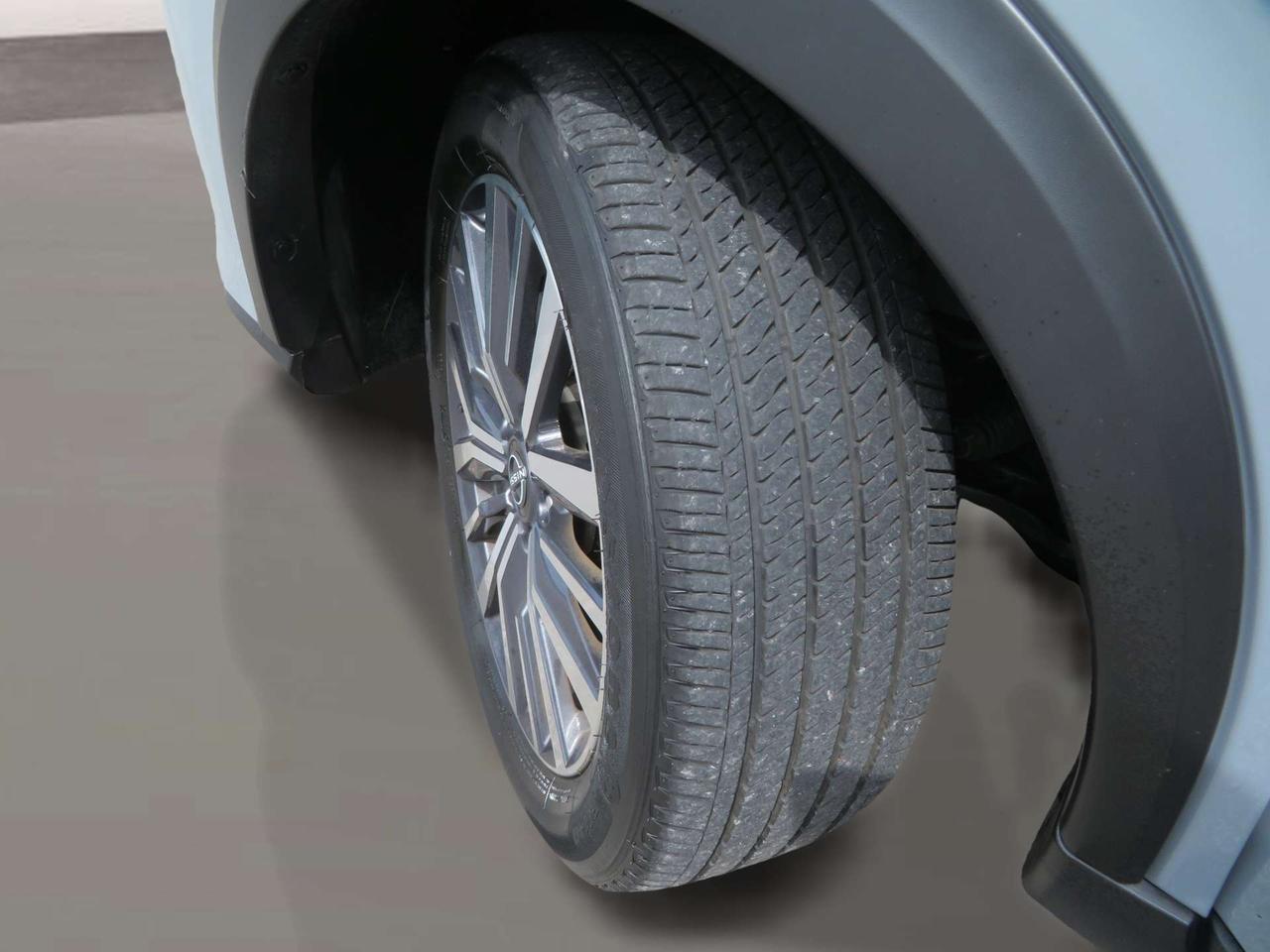 2024 Nissan Kicks SV FWD Photo3