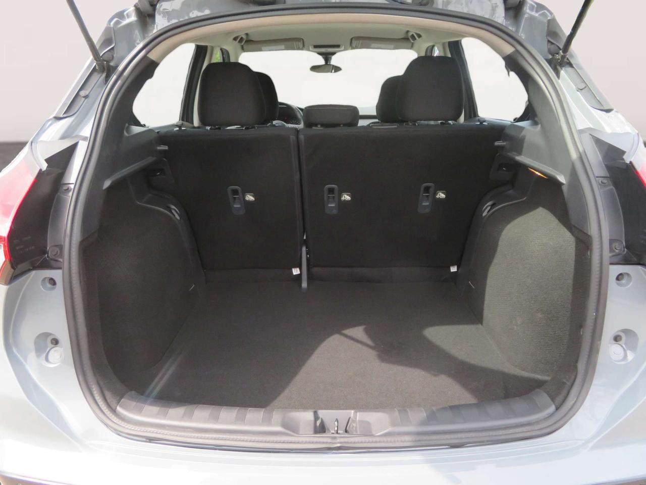 2024 Nissan Kicks SV FWD Photo
