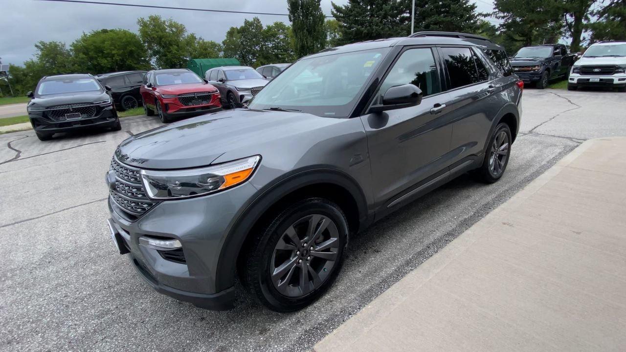 2023 Ford Explorer XLT Photo