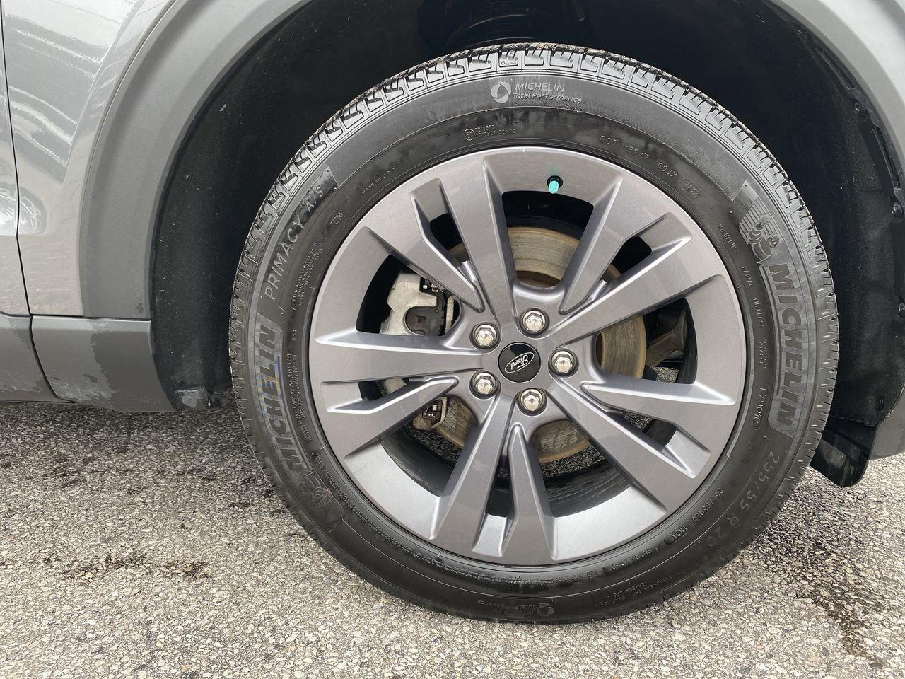 2023 Ford Explorer XLT Photo