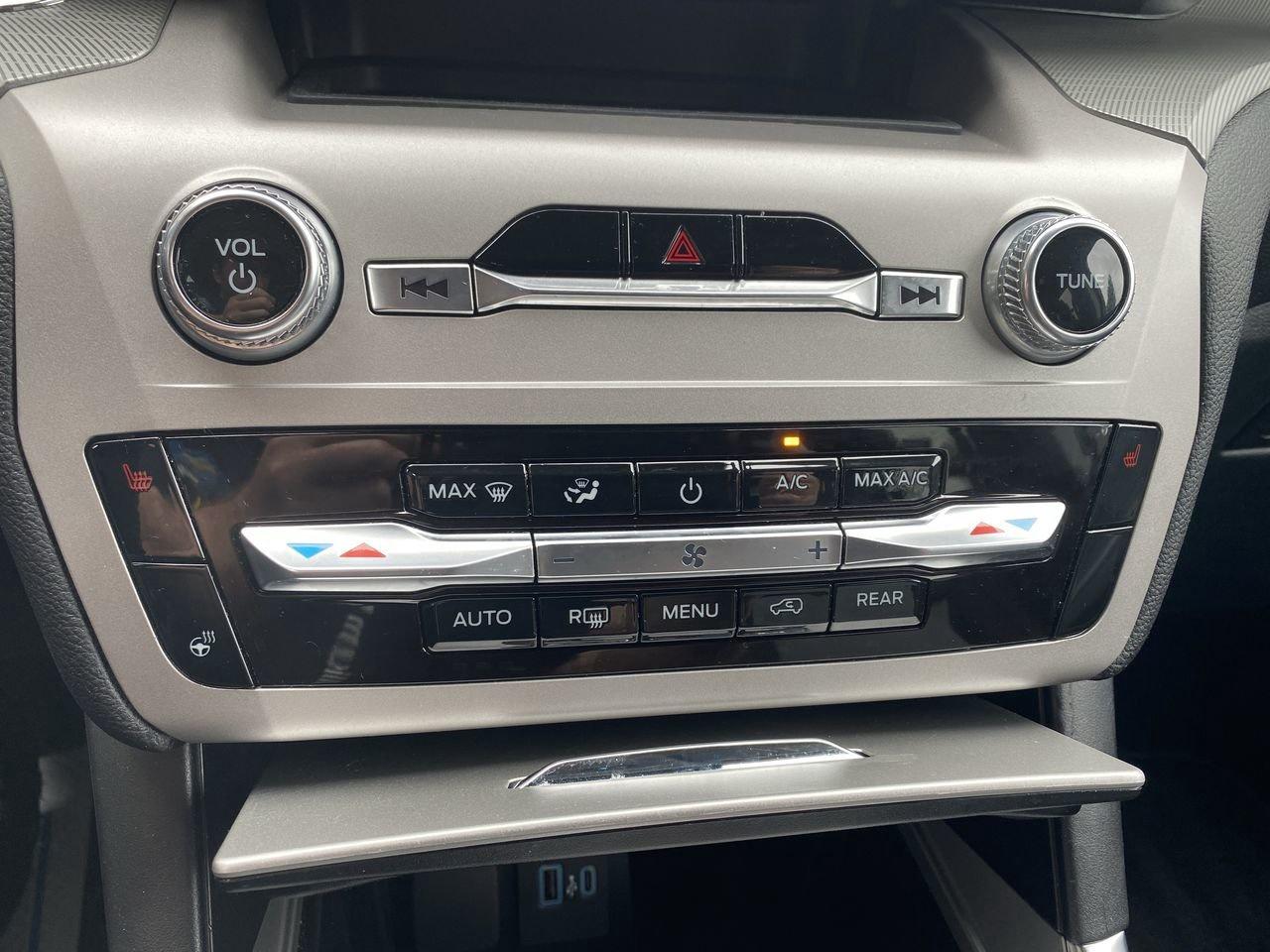 2023 Ford Explorer XLT Photo