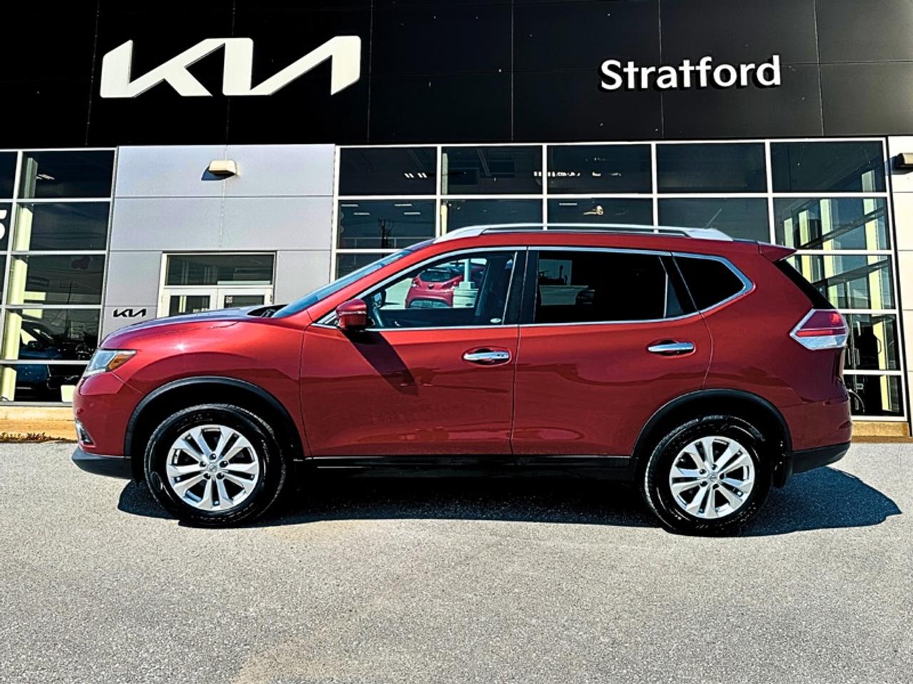 2016 Nissan Rogue SV Photo