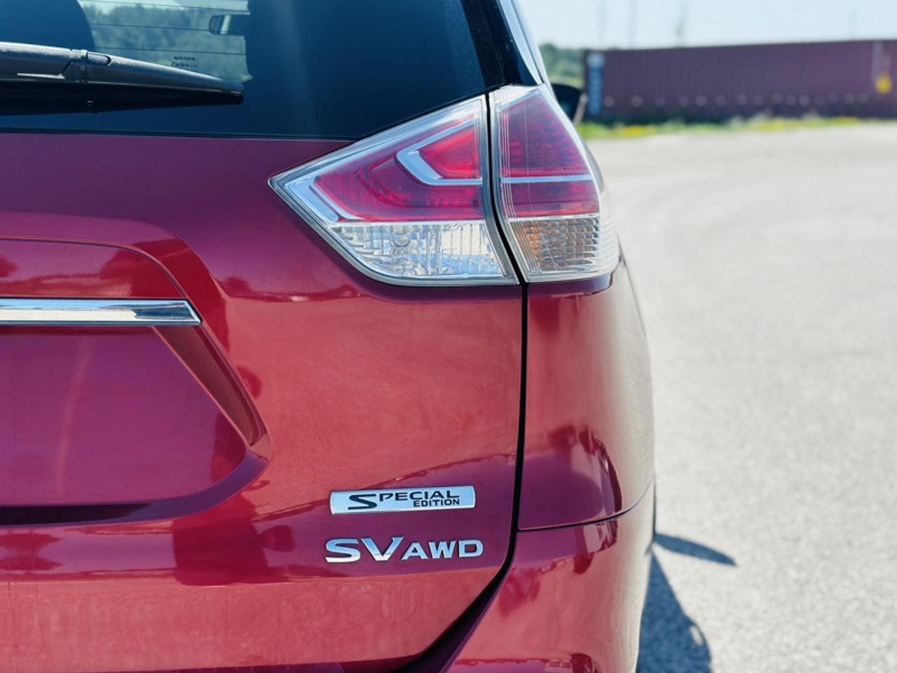 2016 Nissan Rogue SV Photo