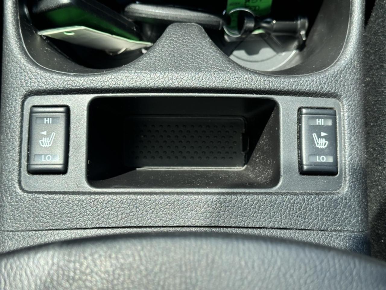 2016 Nissan Rogue SV Photo