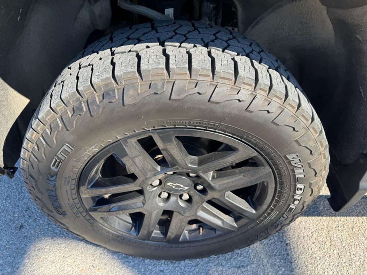 2024 Chevrolet Silverado 1500 Crew Cab Standard Box 4-Wheel Drive LT Trail Boss Photo