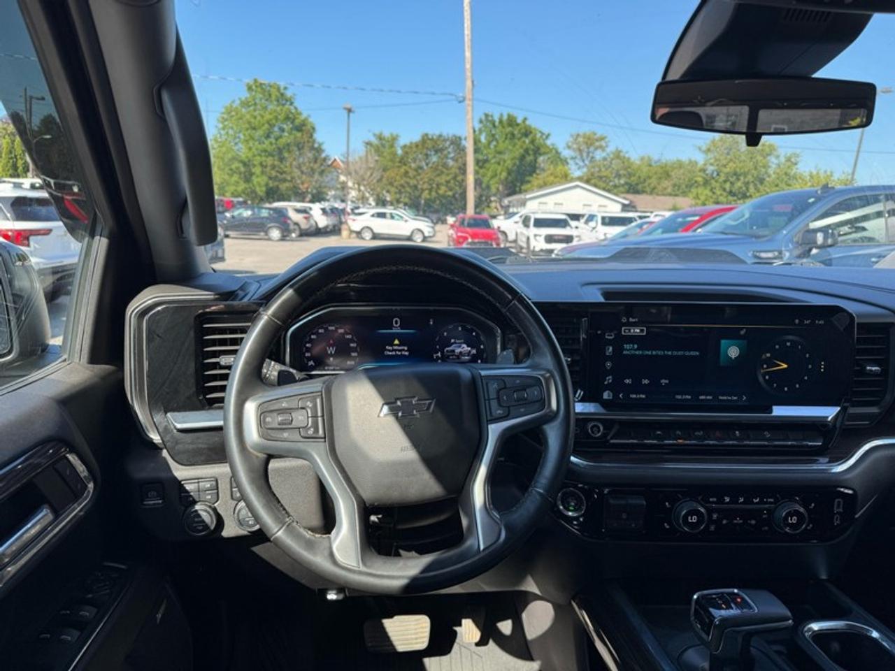 2024 Chevrolet Silverado 1500 Crew Cab Standard Box 4-Wheel Drive LT Trail Boss Photo