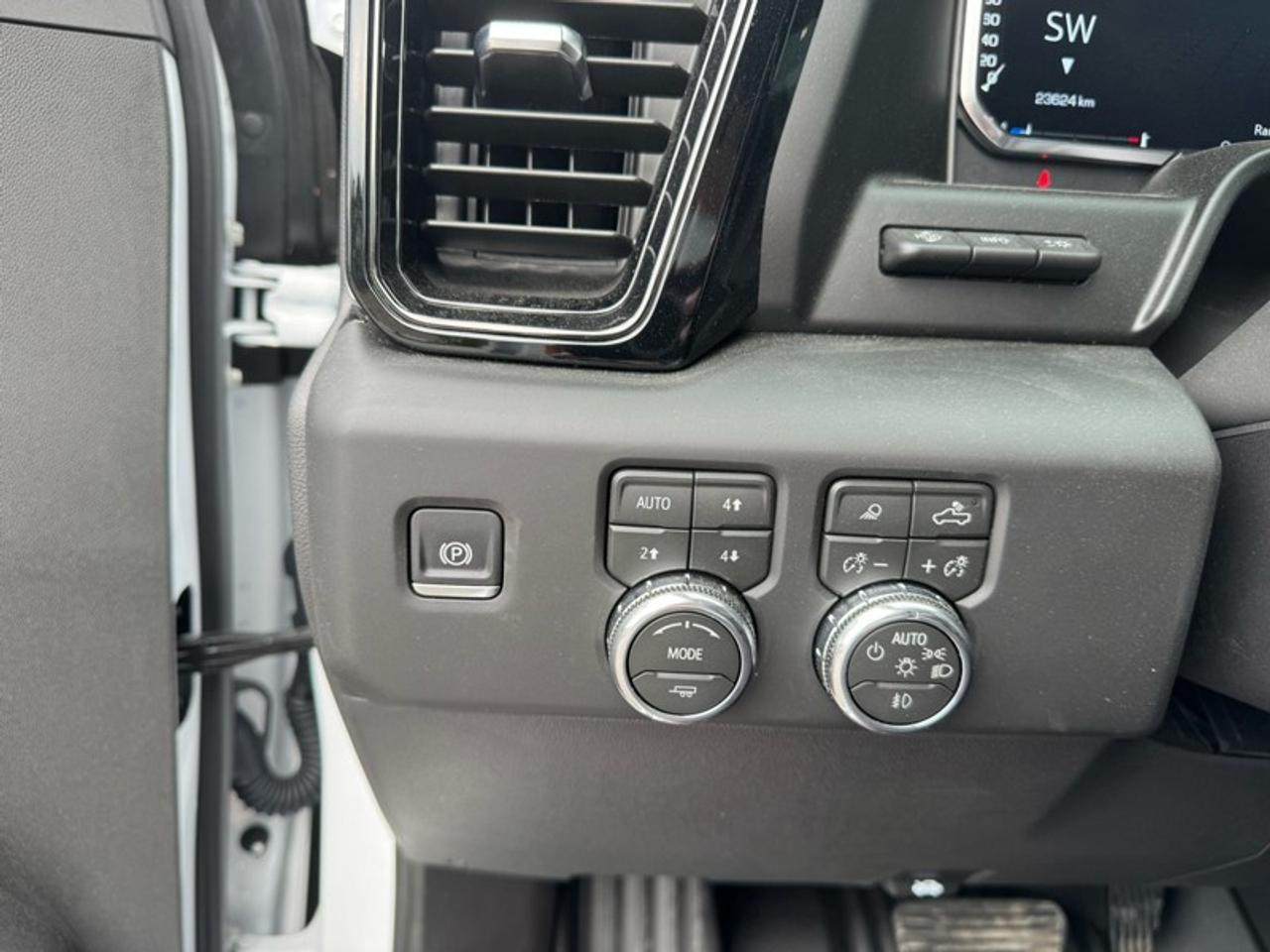 2026 GMC Sierra 1500 Crew Cab Short Box 4-Wheel Drive AT4 Photo