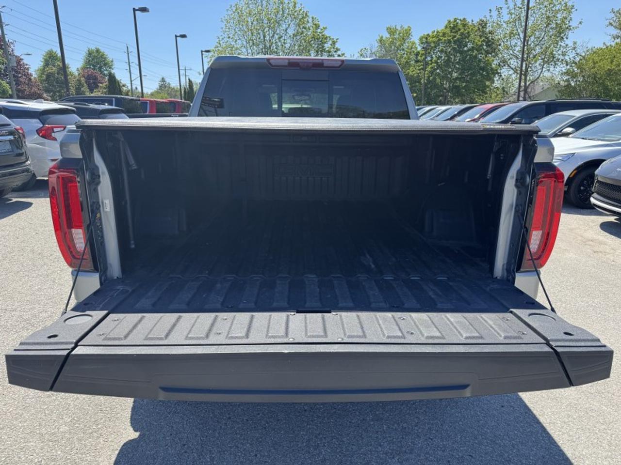 2025 GMC Sierra 1500 Crew Cab Short Box 4-Wheel Drive AT4X Photo