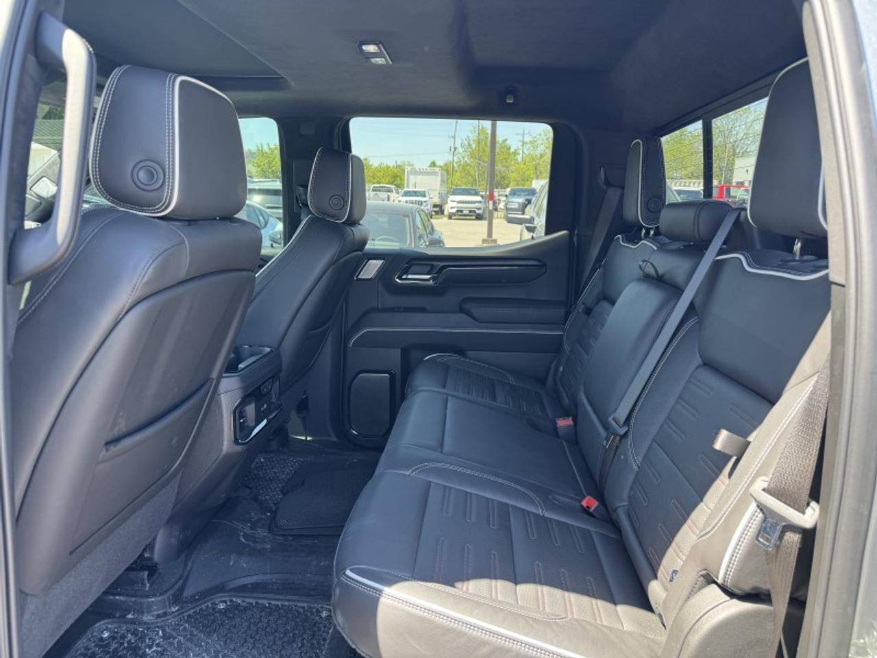 2025 GMC Sierra 1500 Crew Cab Short Box 4-Wheel Drive AT4X Photo