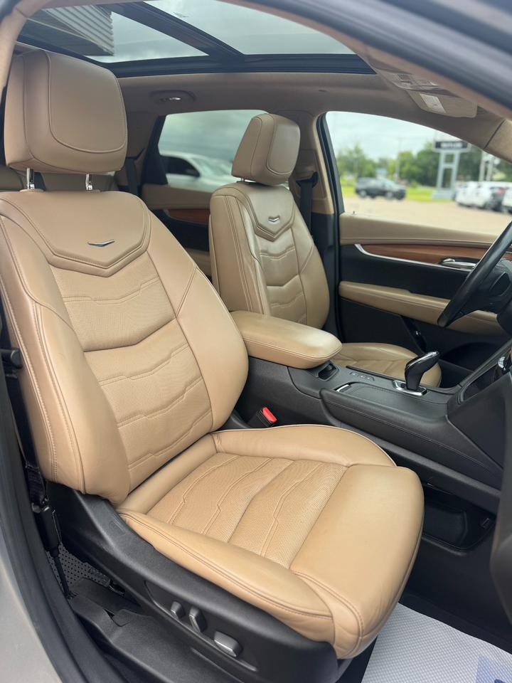 2018 Cadillac XT5 Platinum 4dr All-Wheel Drive Photo