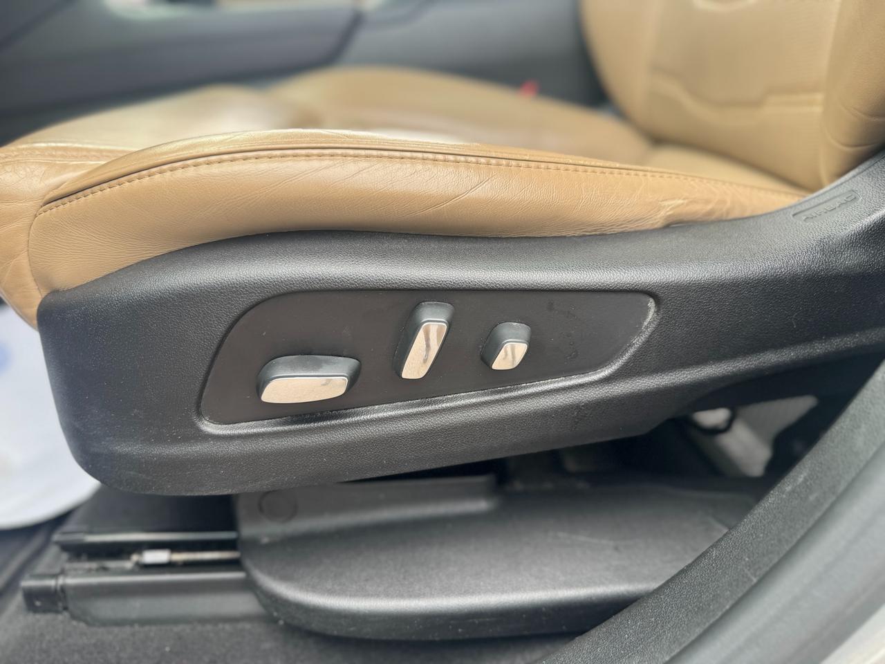 2018 Cadillac XT5 Platinum 4dr All-Wheel Drive Photo