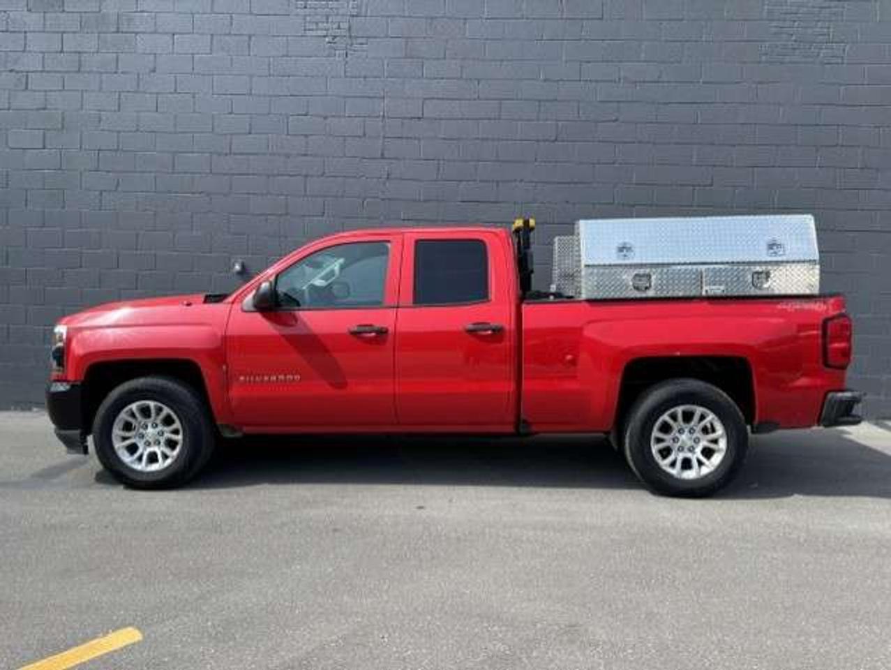 2016 Chevrolet Silverado 1500 4X4 V8 CAMERA-TOW PKG-STORAGE BOXES-NEW TIRES Photo