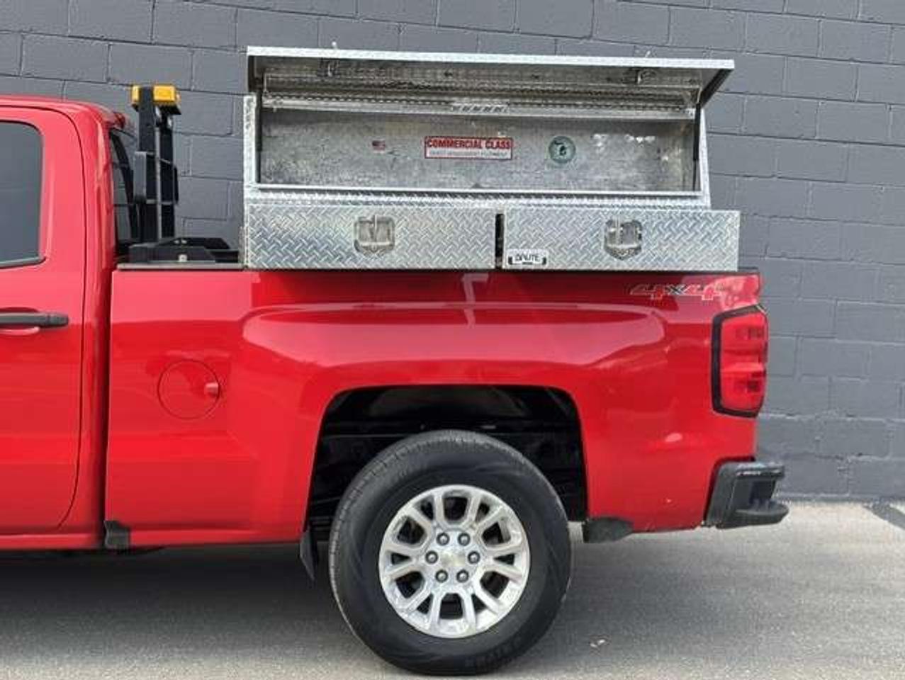2016 Chevrolet Silverado 1500 4X4 V8 CAMERA-TOW PKG-STORAGE BOXES-NEW TIRES Photo