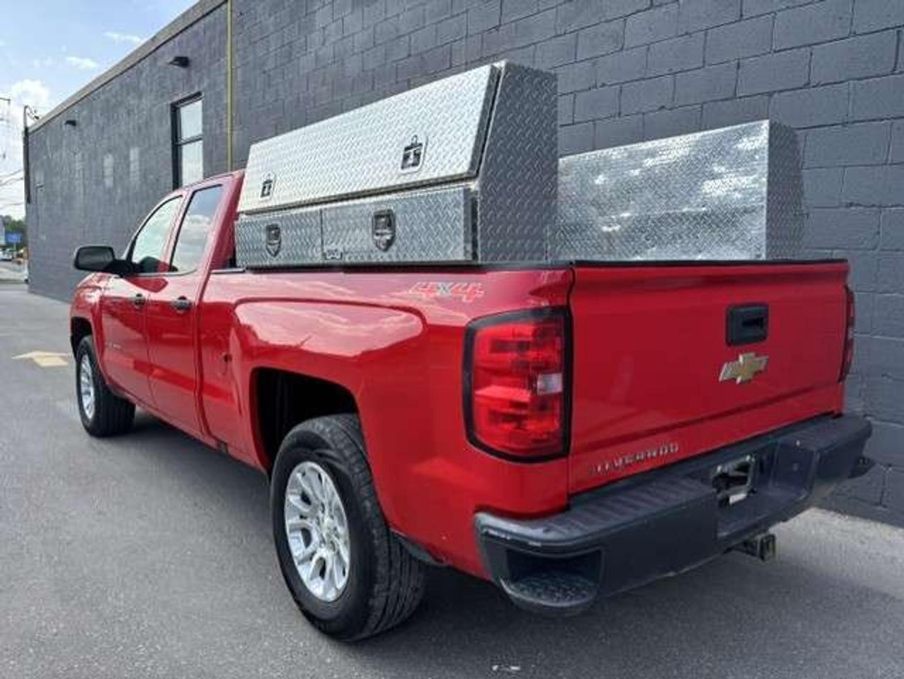 2016 Chevrolet Silverado 1500 4X4 V8 CAMERA-TOW PKG-STORAGE BOXES-NEW TIRES Photo