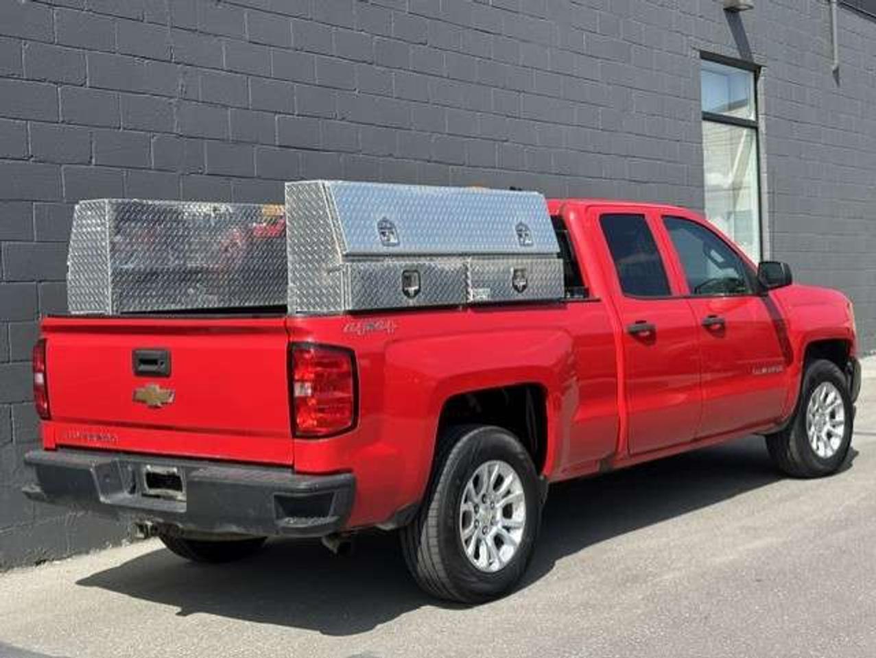 2016 Chevrolet Silverado 1500 4X4 V8 CAMERA-TOW PKG-STORAGE BOXES-NEW TIRES Photo