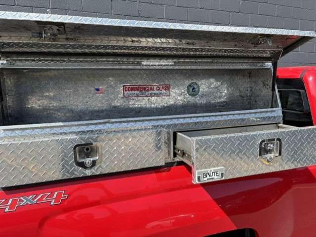 2016 Chevrolet Silverado 1500 4X4 V8 CAMERA-TOW PKG-STORAGE BOXES-NEW TIRES Photo
