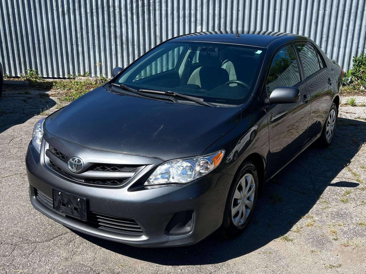 2012 Toyota Corolla CE Photo5