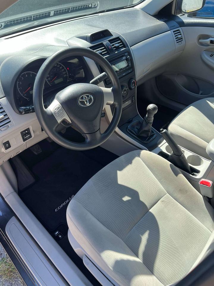 2012 Toyota Corolla CE Photo