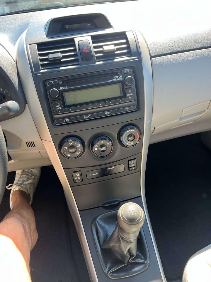 2012 Toyota Corolla CE Photo