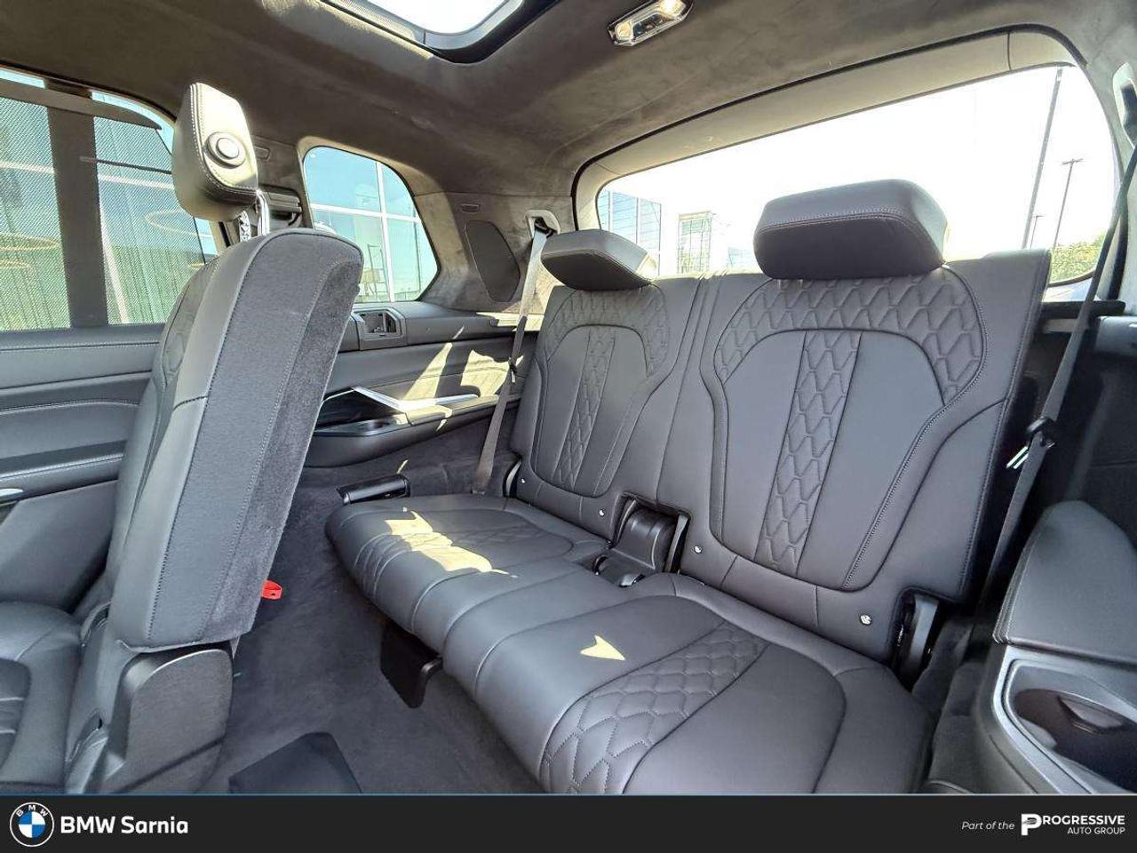 2025 BMW X7 XDRIVE 40I   PREMIUM PAKCAGE   M SPORT PACKAGE   M SPORT PRO   MASSAGING SEATS Photo