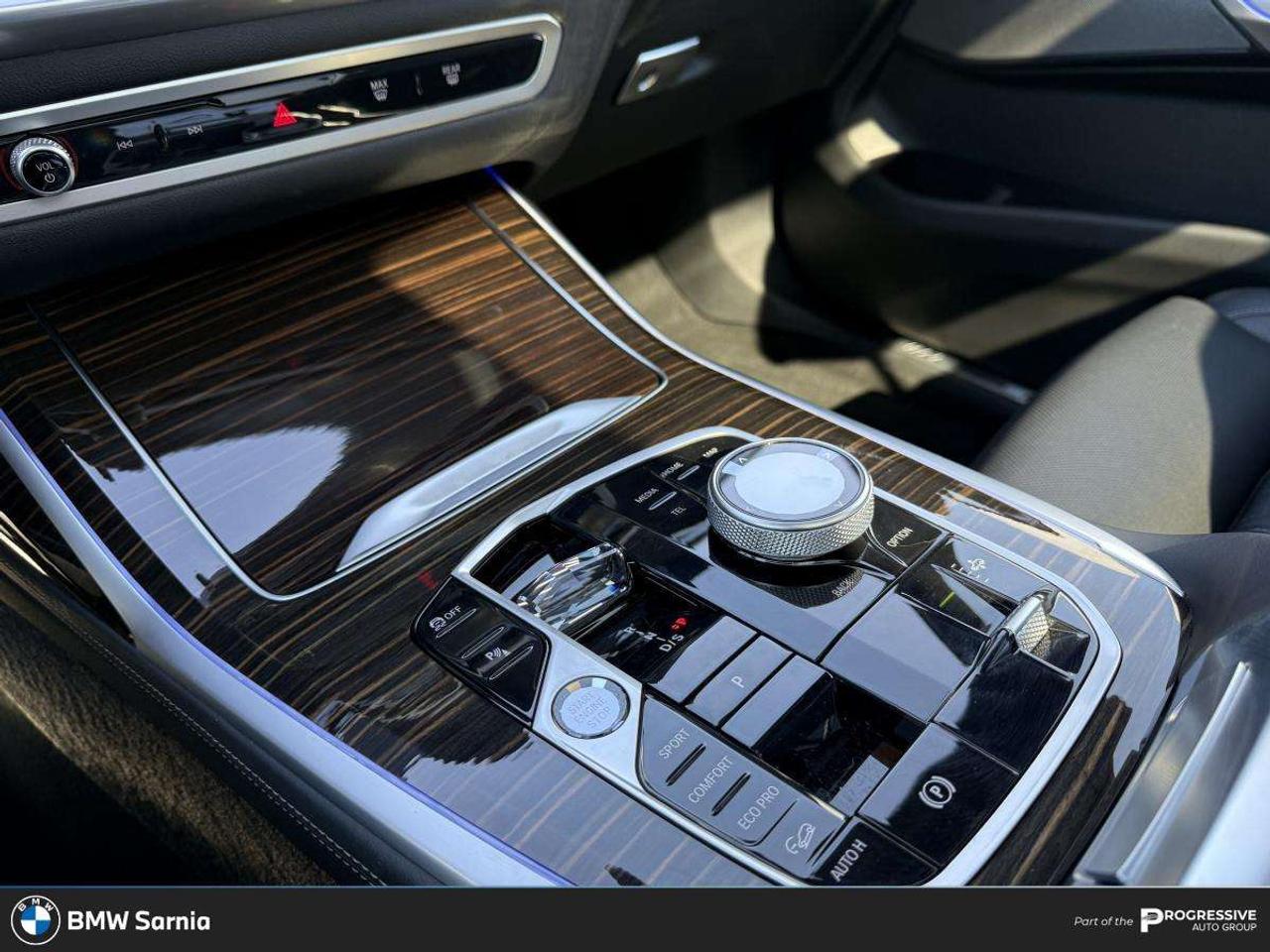 2025 BMW X7 XDRIVE 40I   PREMIUM PAKCAGE   M SPORT PACKAGE   M SPORT PRO   MASSAGING SEATS Photo