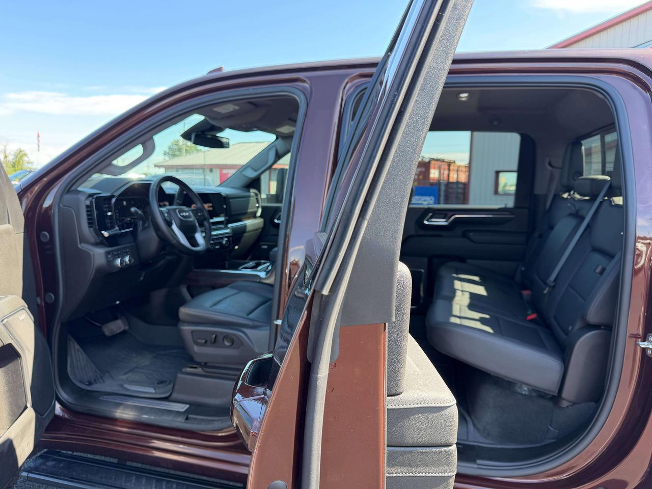 2024 GMC Sierra 3500HD SLT Photo