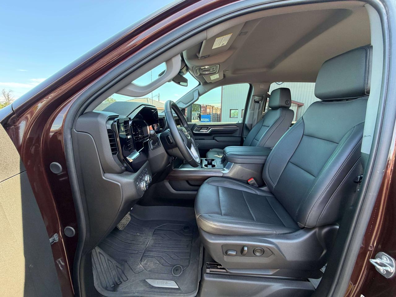 2024 GMC Sierra 3500HD SLT Photo