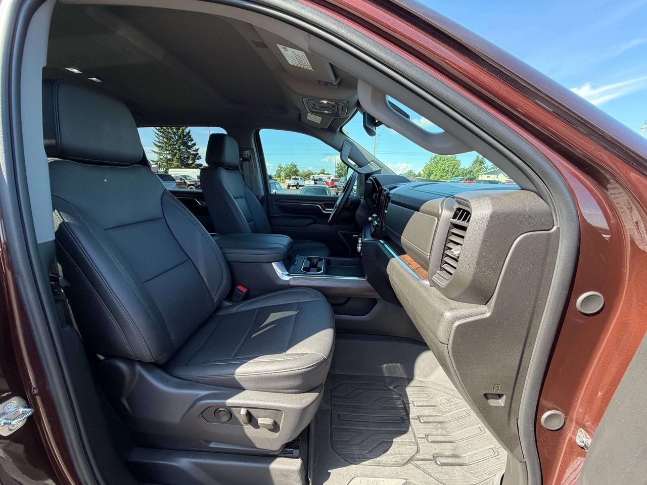 2024 GMC Sierra 3500HD SLT Photo
