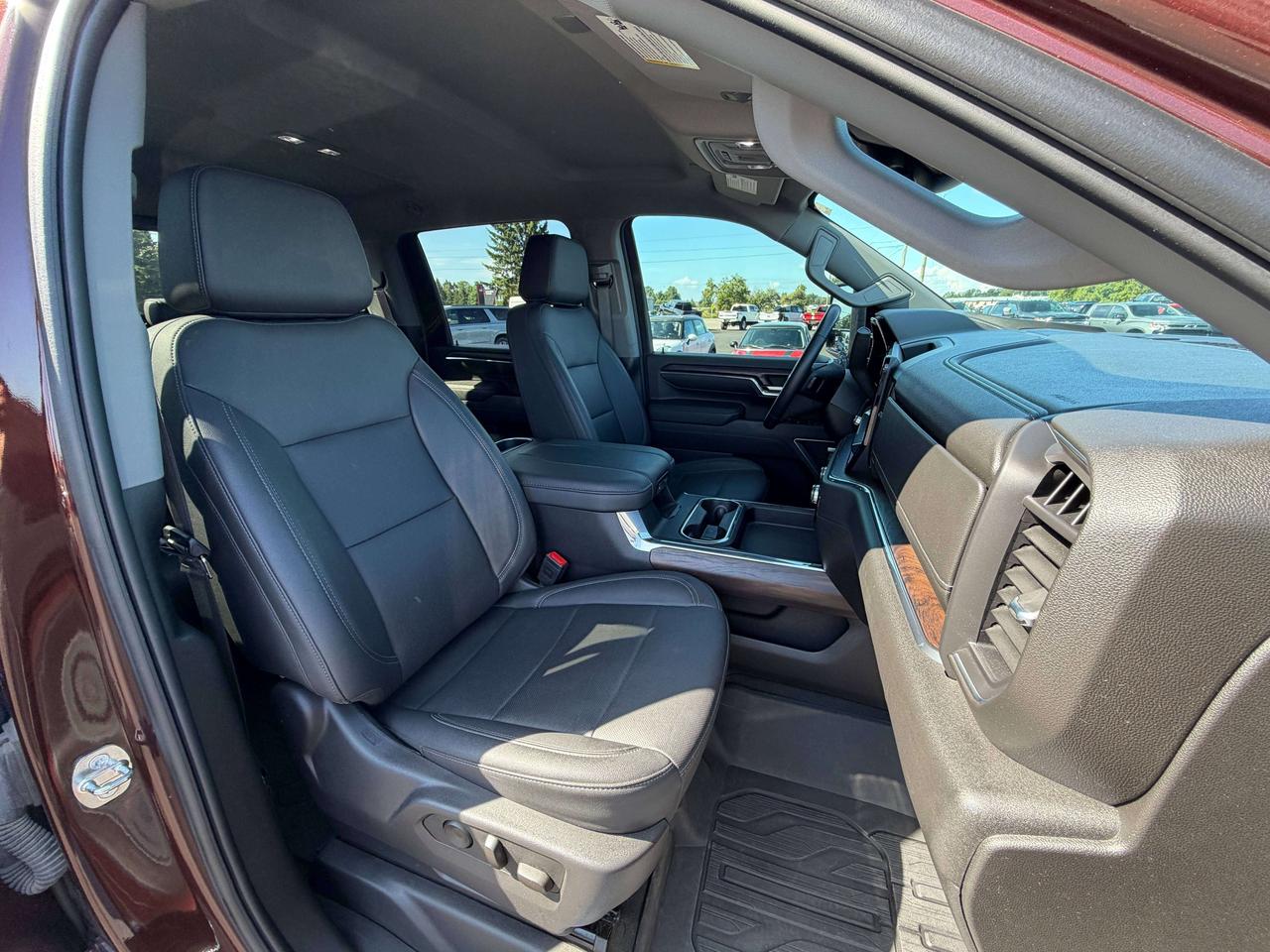 2024 GMC Sierra 3500HD SLT Photo