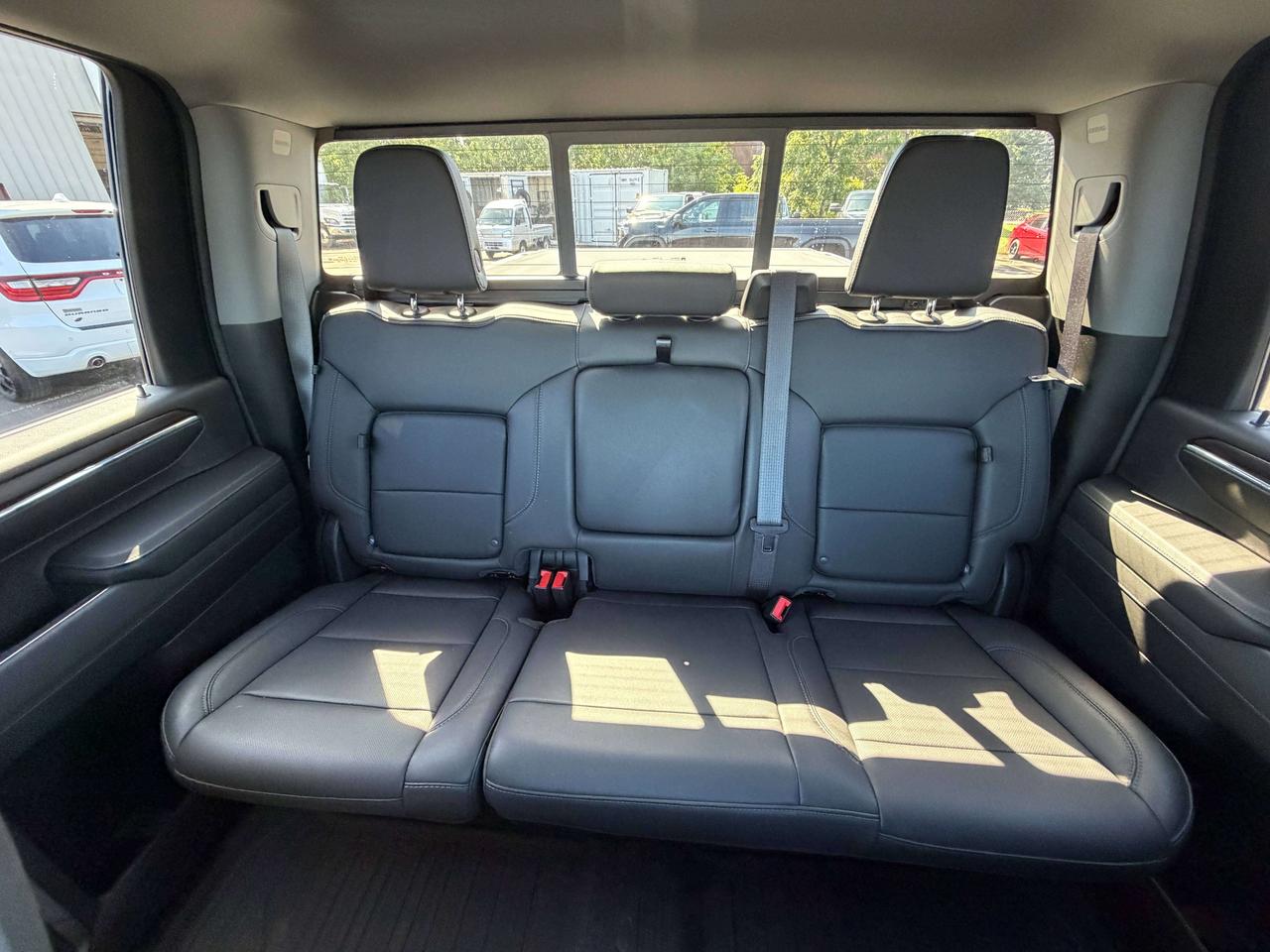 2024 GMC Sierra 3500HD SLT Photo