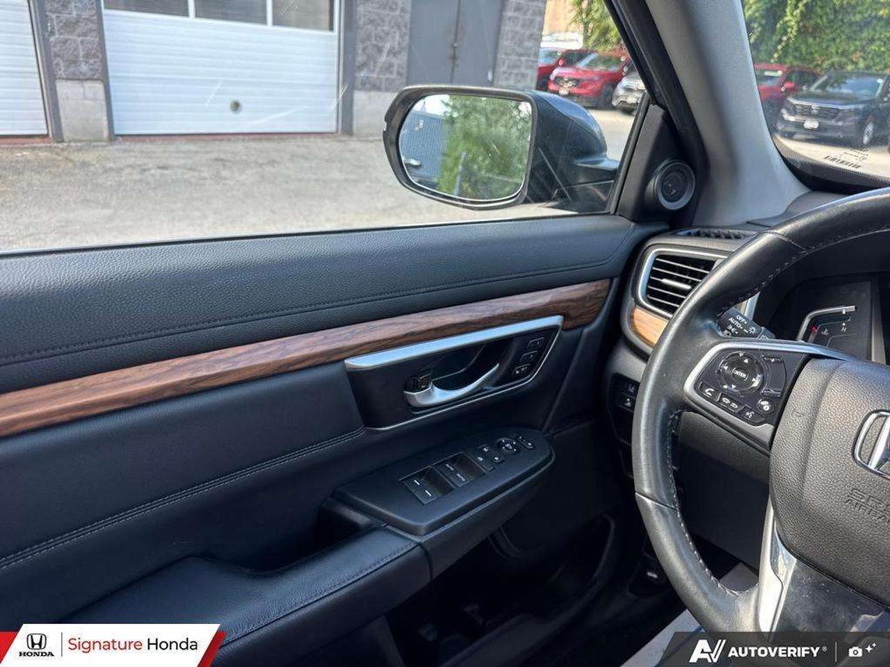 2022 Honda CR-V Touring Photo